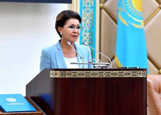 ¿Qué hay detrás del despido de Dariga Nazarbayeva?